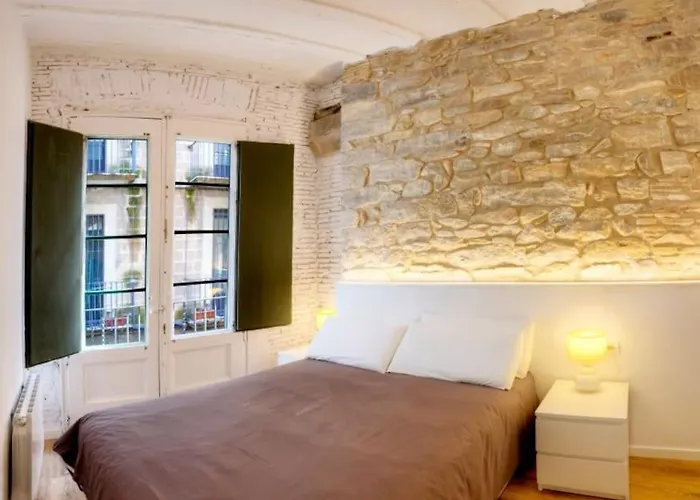 Old Town Spain Nuna *