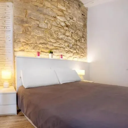 Old Town Spain Nuna *