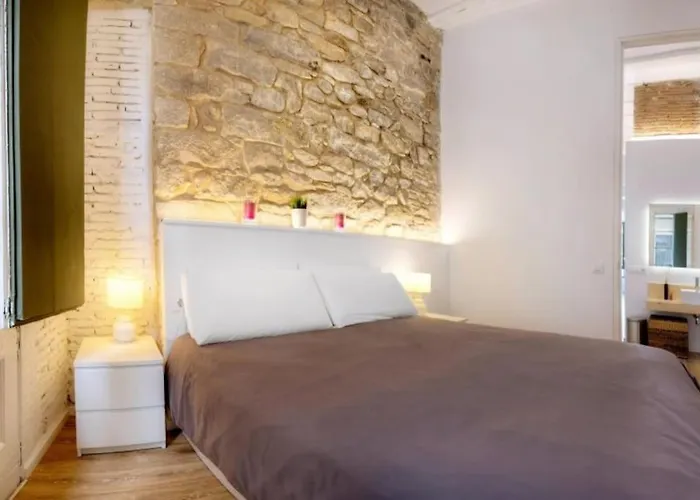 Old Town Spain Nuna *